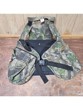 RedHead Camo Hunting Vest One Size Adjustable with Seat Cushion Game Bag